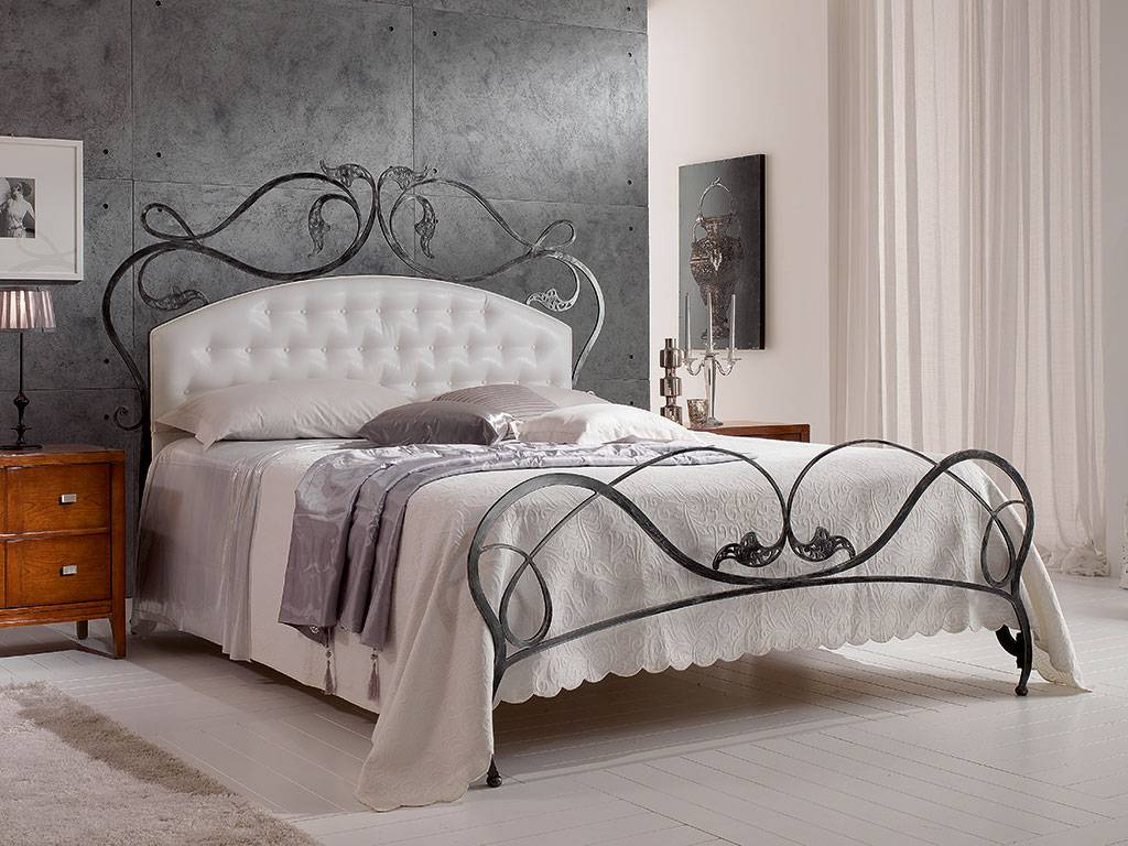 white rod iron bedroom furniture