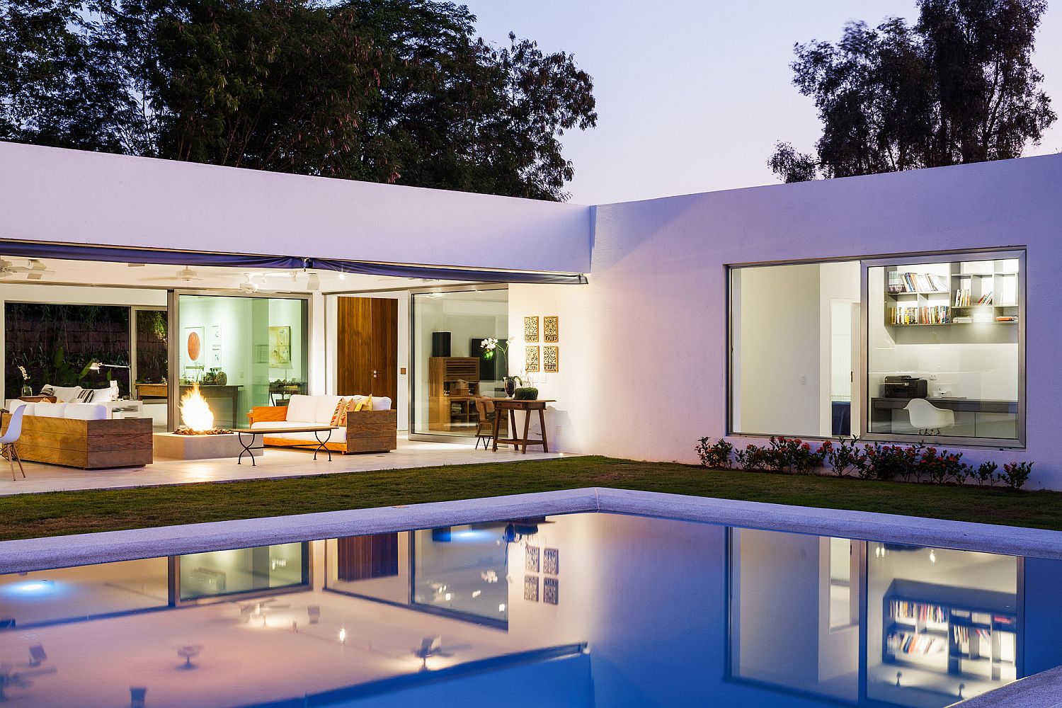 L Shaped Family Home Charms With A Stunning Private Courtyard And Pool