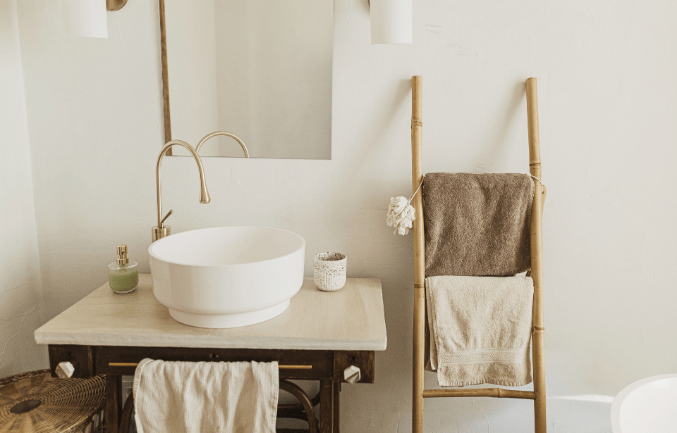 Goodbye Towel Racks: 4 Chic and Functional Alternatives