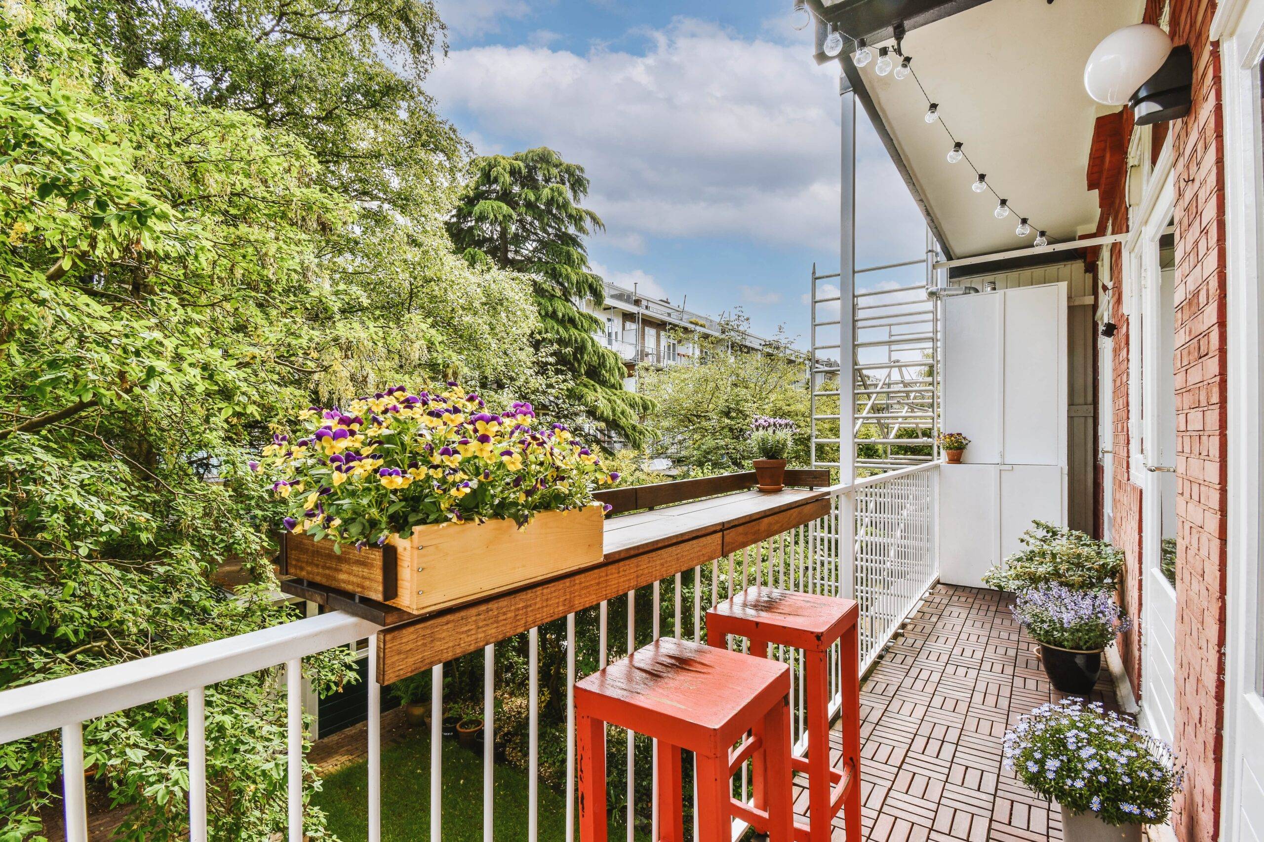 5 Tips For Decorating A Small Balcony Beautifully